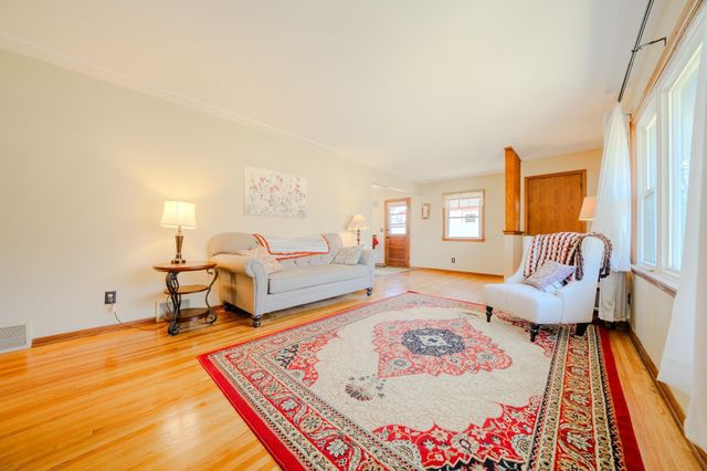 4530 Colorado Avenue N, Crystal, MN 55422