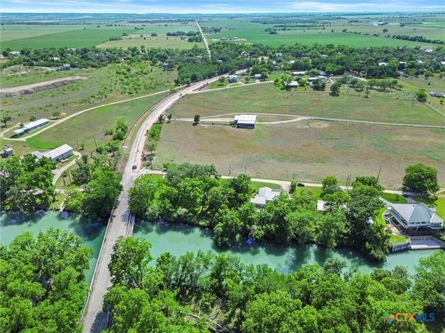 159 Waldrip Lane, Martindale, TX 78655