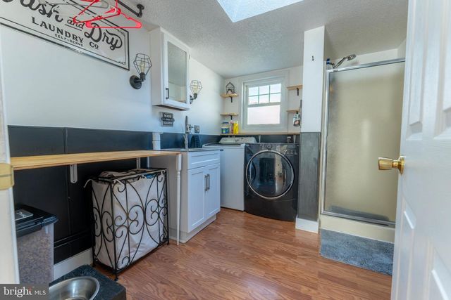16 MAIN ST, Felton, PA 17322