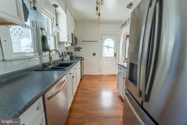 16 MAIN ST, Felton, PA 17322