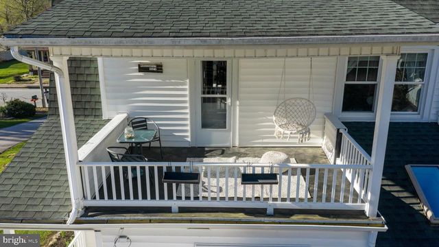 16 MAIN ST, Felton, PA 17322