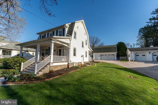 16 MAIN ST, Felton, PA 17322