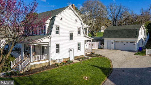 16 MAIN ST, Felton, PA 17322