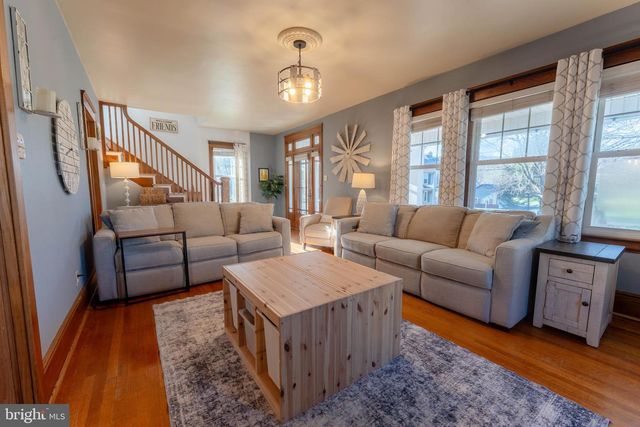 16 MAIN ST, Felton, PA 17322