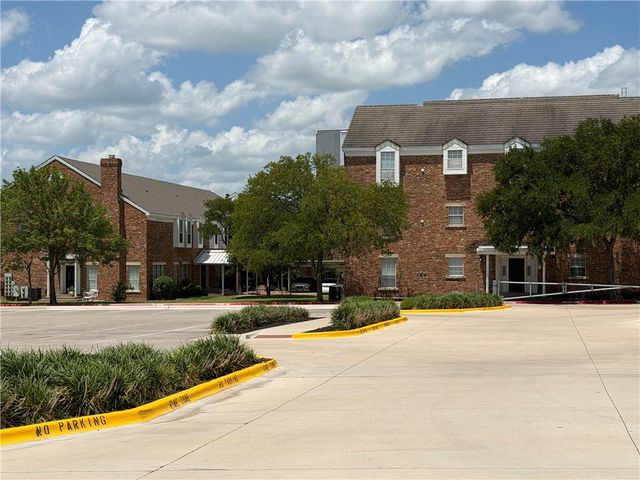 400 Nagle 302, Bryan, TX 77840