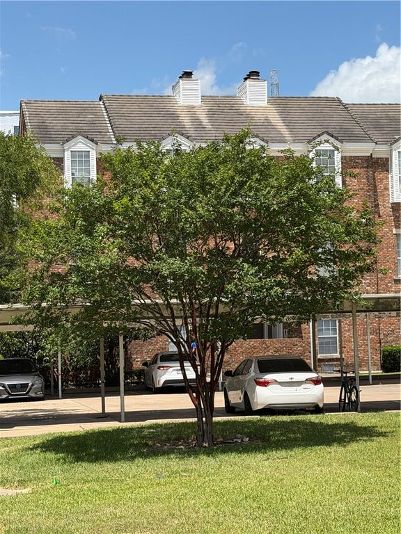 400 Nagle 302, Bryan, TX 77840