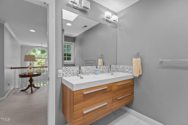 215 Collinson Drive, Chapel Hill, NC 27514