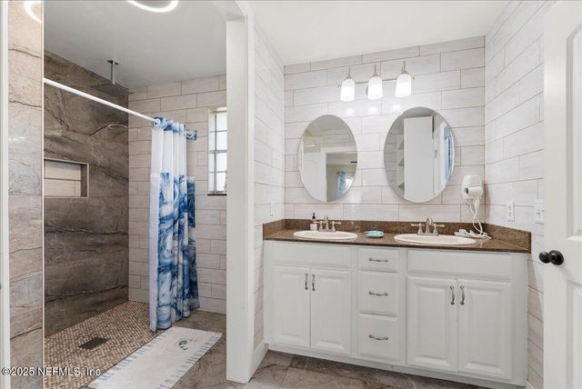 3943 EUNICE Road, Jacksonville, FL 32250