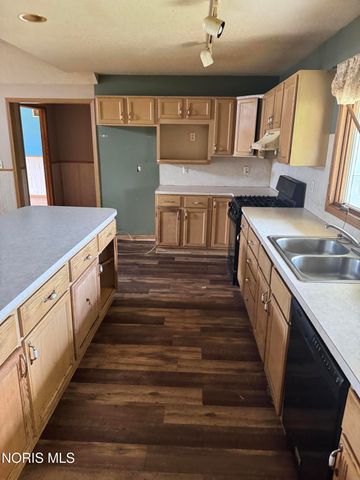 4213 Pearson Parkway, Oregon, OH 43616