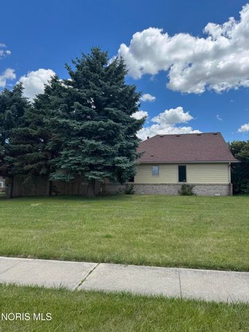 4213 Pearson Parkway, Oregon, OH 43616