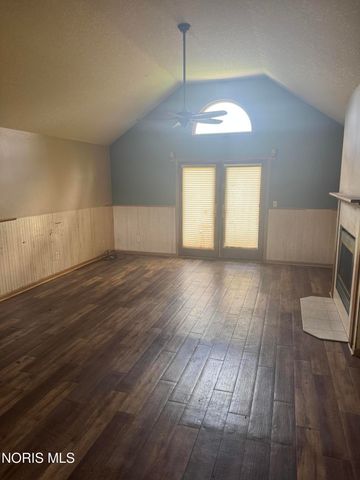 4213 Pearson Parkway, Oregon, OH 43616