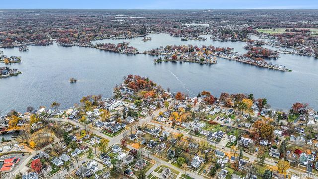 325 West Flint Street, Lake Orion Village, MI 48362