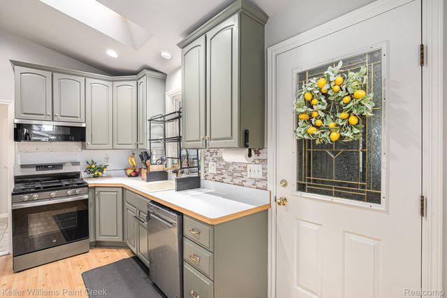 325 West Flint Street, Lake Orion Village, MI 48362