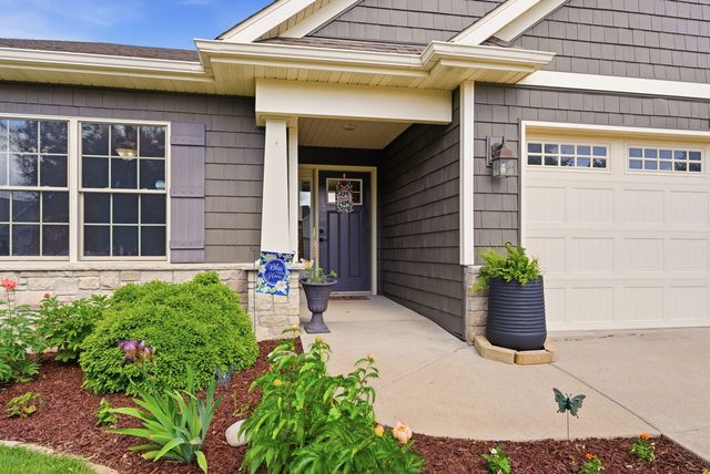 605 Danielle Court, Blue Grass, IA 52726