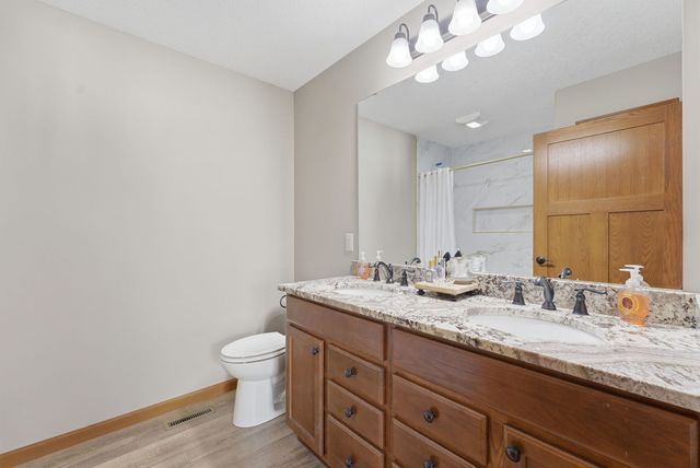 605 Danielle Court, Blue Grass, IA 52726