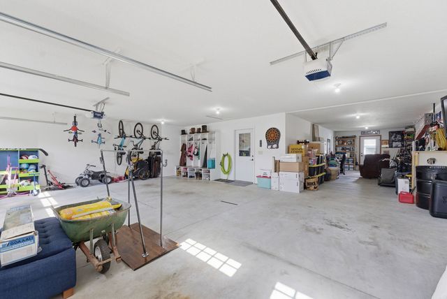 605 Danielle Court, Blue Grass, IA 52726