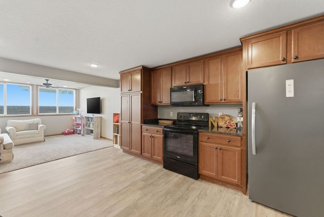 605 Danielle Court, Blue Grass, IA 52726