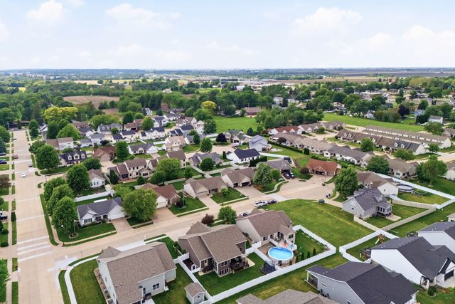 605 Danielle Court, Blue Grass, IA 52726