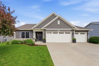 605 Danielle Court, Blue Grass, IA 52726