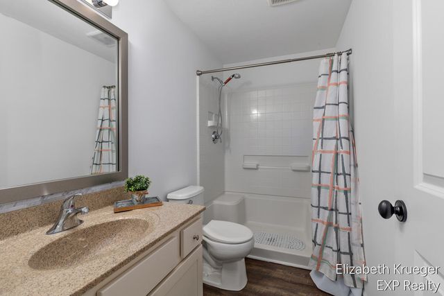 4695 Quaker Hill Drive Se, City Of Kentwood, MI 49512