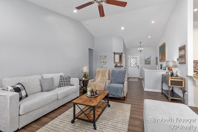 4695 Quaker Hill Drive Se, City Of Kentwood, MI 49512