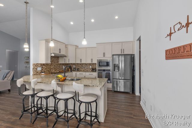 4695 Quaker Hill Drive Se, City Of Kentwood, MI 49512