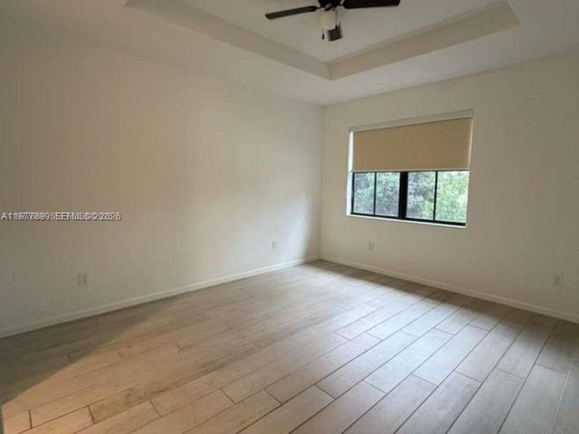 12350 S Village Cir, Davie, FL 33325