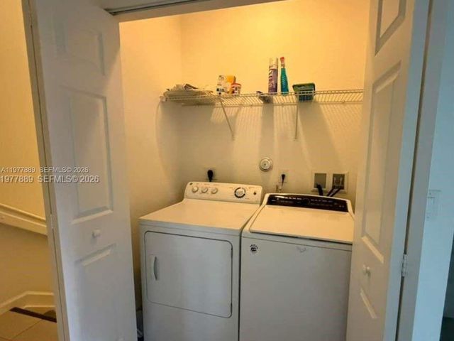 12350 S Village Cir, Davie, FL 33325