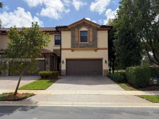 12350 S Village Cir, Davie, FL 33325