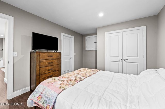 182 Lake View Drive, Whispering Pines, NC 28327
