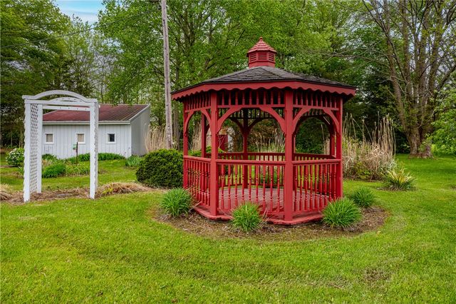 11296 Pansing Road, Brookville, OH 45309