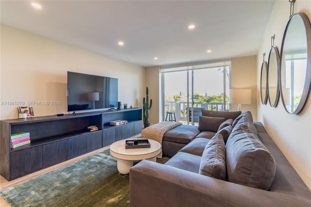 910 Michigan Ave 502, Miami Beach, FL 33139