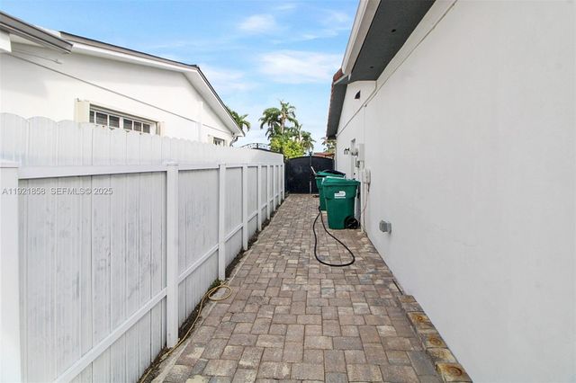 1804 SW 102nd ct 1804, Miami, FL 33165