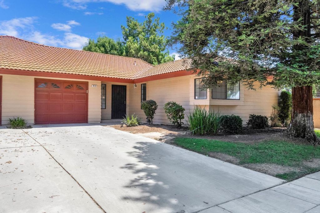 913 Barnett Way, Madera, CA 93637