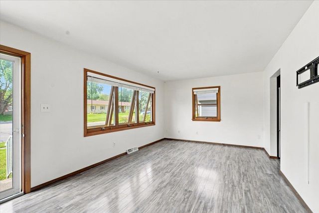 501 Park Lane, Waterloo, IA 50702