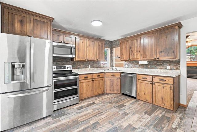 501 Park Lane, Waterloo, IA 50702