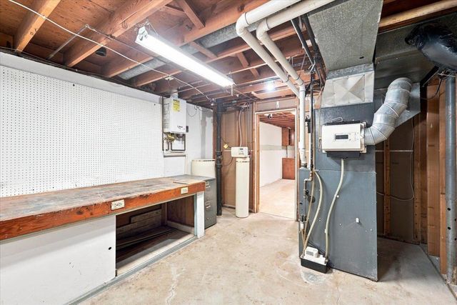 501 Park Lane, Waterloo, IA 50702