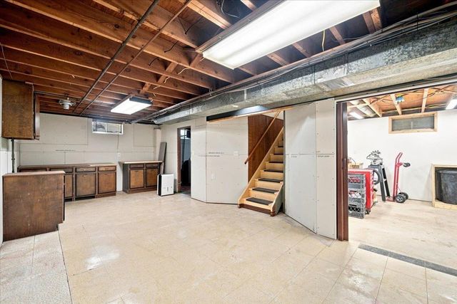 501 Park Lane, Waterloo, IA 50702