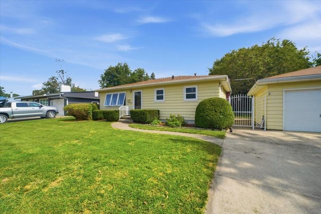 501 Park Lane, Waterloo, IA 50702