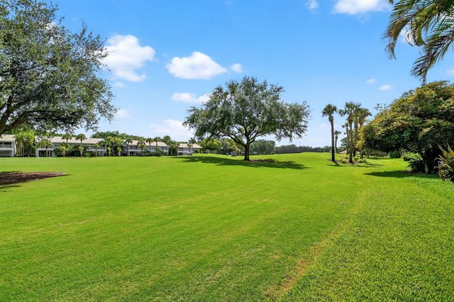 4553 Barclay Fair Way, Wellington, FL 33449