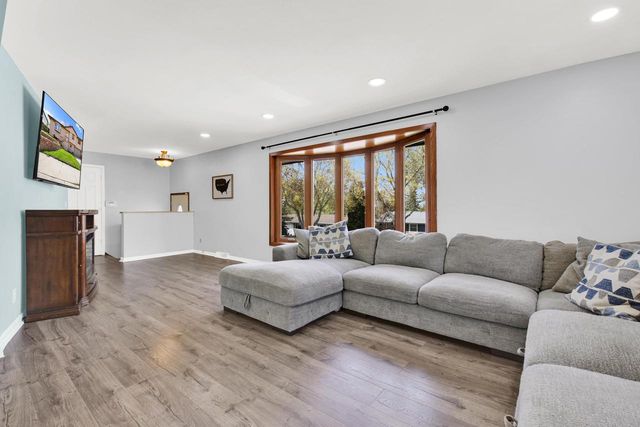 1513 Roosevelt DRIVE, West Bend, WI 53090