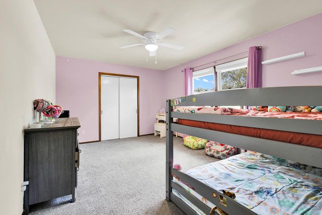 1513 Roosevelt DRIVE, West Bend, WI 53090