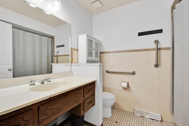 1513 Roosevelt DRIVE, West Bend, WI 53090