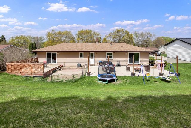 1513 Roosevelt DRIVE, West Bend, WI 53090