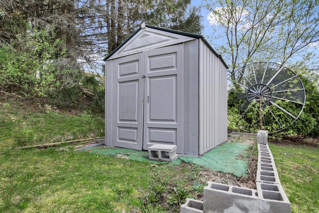 1513 Roosevelt DRIVE, West Bend, WI 53090