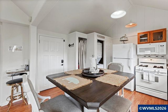 2704 SW Beach Av, Lincoln City, OR 97367