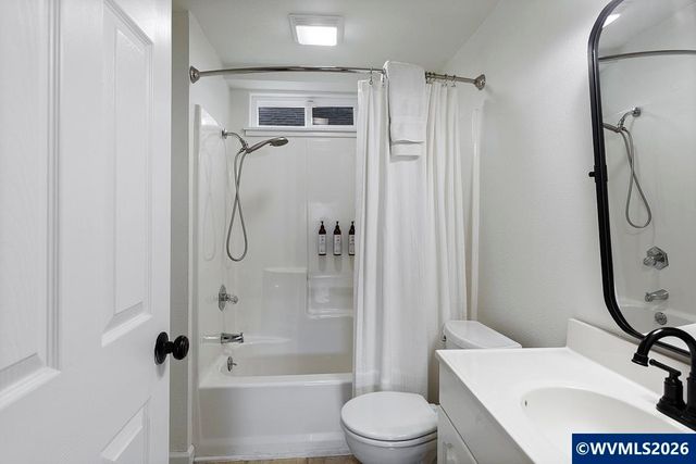 2704 SW Beach Av, Lincoln City, OR 97367
