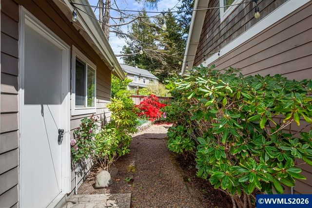 2704 SW Beach Av, Lincoln City, OR 97367