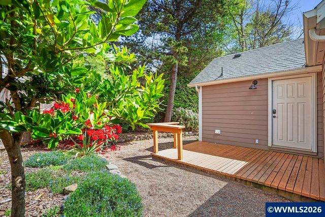 2704 SW Beach Av, Lincoln City, OR 97367