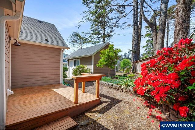 2704 SW Beach Av, Lincoln City, OR 97367